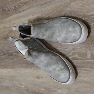 Tom's canvas shoes size Women's 10